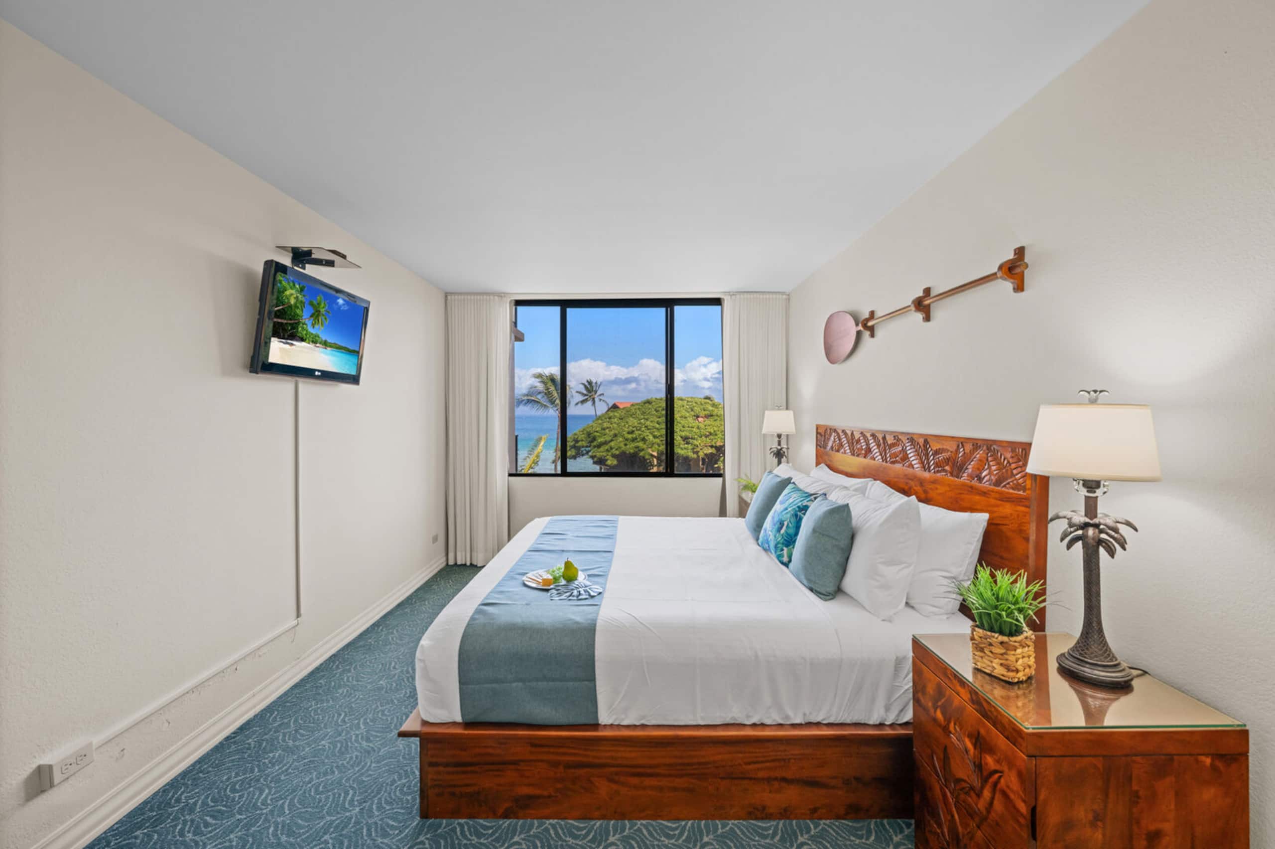 Condo in Lahaina · ★5.0 · 1 bedroom · 2 beds · 1 private bath - Image 14
