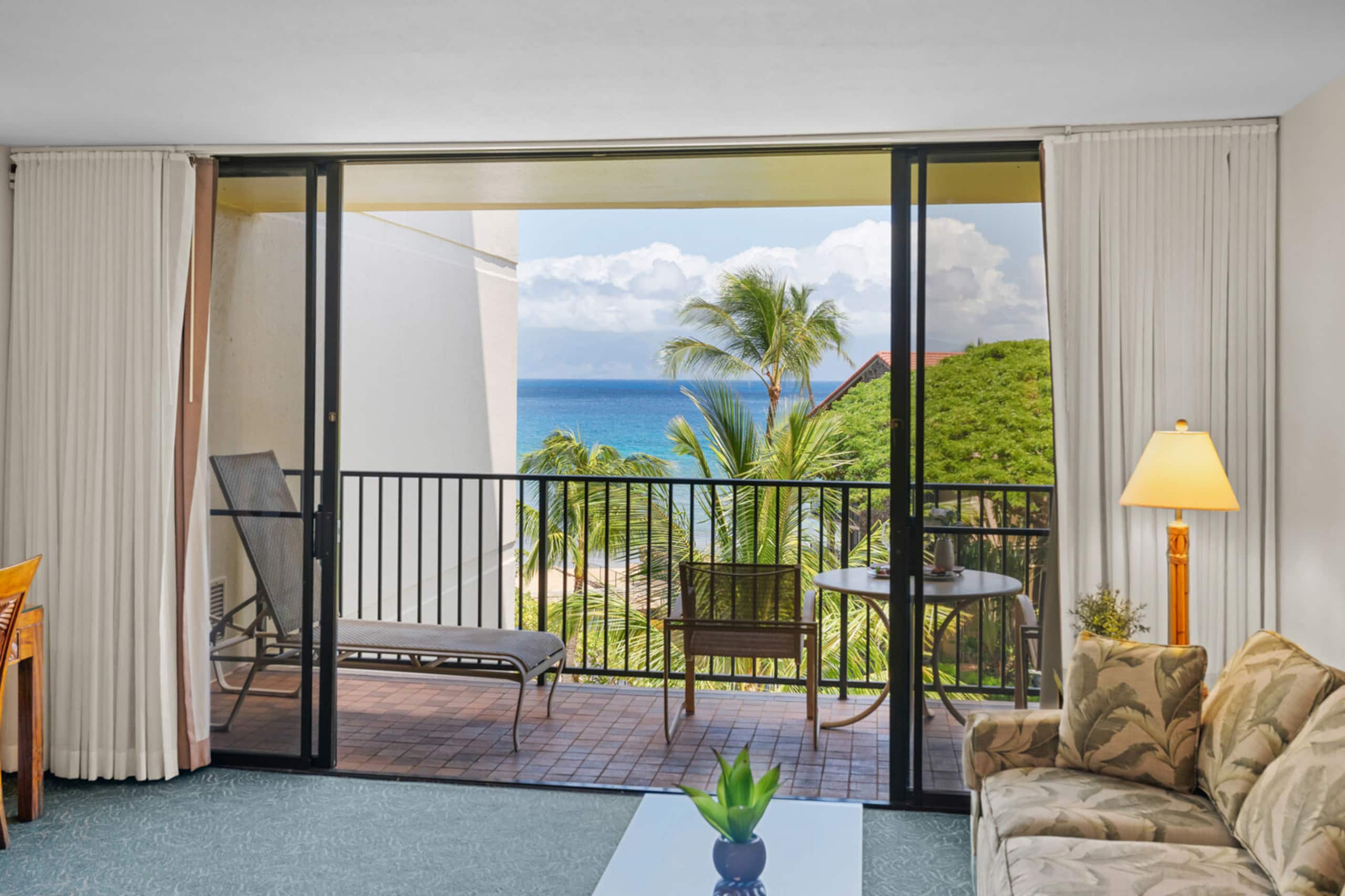 Condo in Lahaina · ★5.0 · 1 bedroom · 2 beds · 1 private bath - Image 3