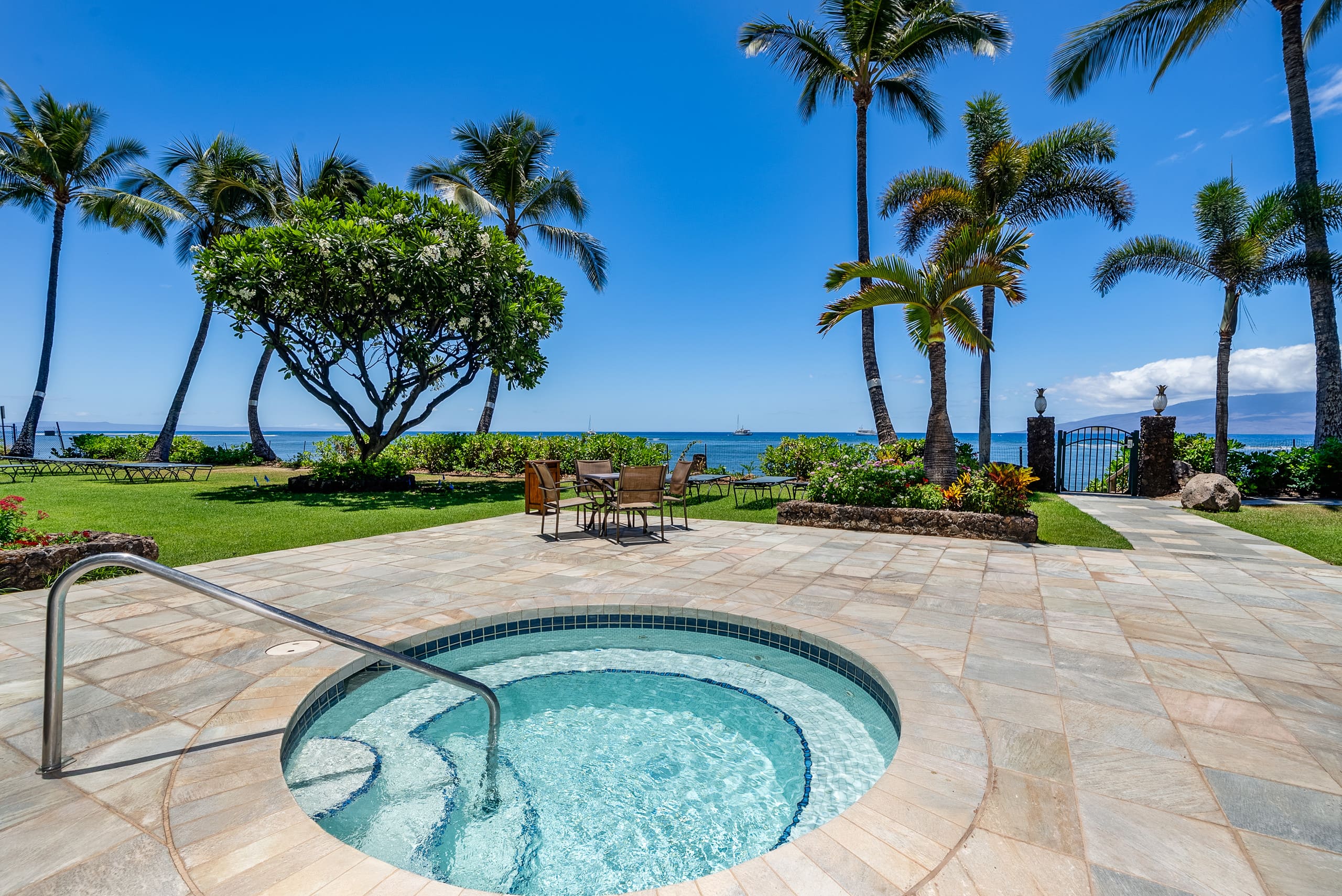 Condo in Lahaina · ★5.0 · 1 bedroom · 2 beds · 1 bath - Image 35