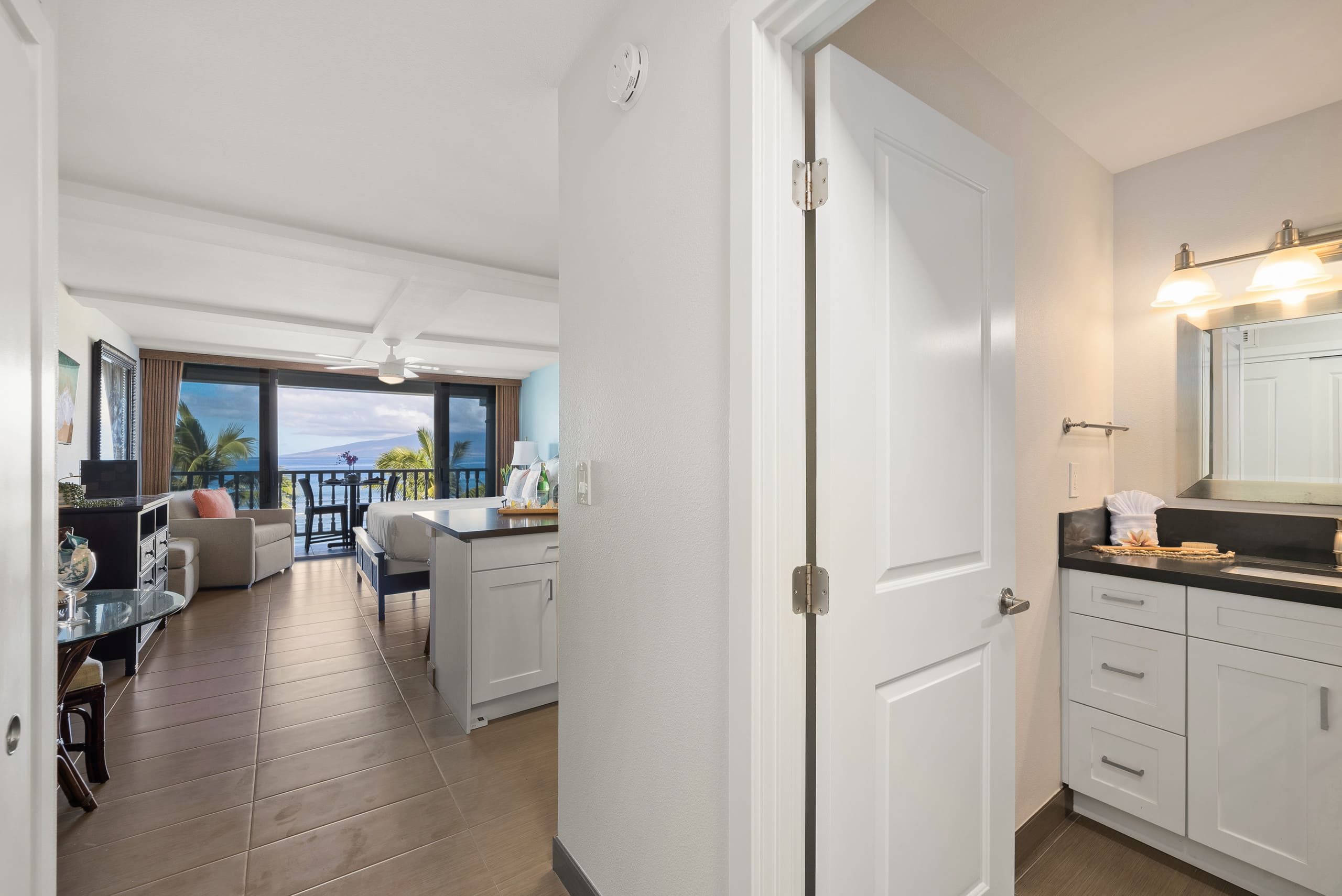 Condo in Lahaina · ★5.0 · 1 bedroom · 2 beds · 1 bath - Image 25