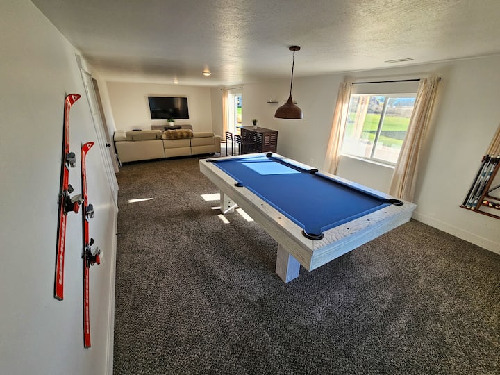 Blue Water Haven: A Bear Lake Escape W/ Hot Tub - Bear Lake