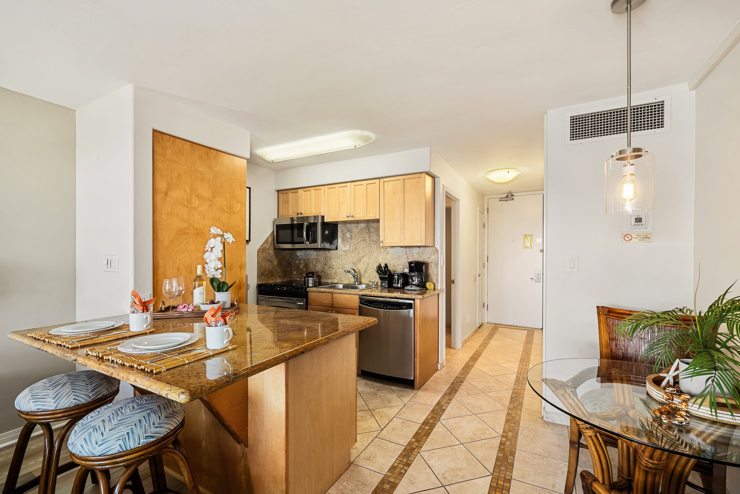 Condo in Lahaina · ★5.0 · 1 bedroom · 1 bed · 1 bath - Image 23