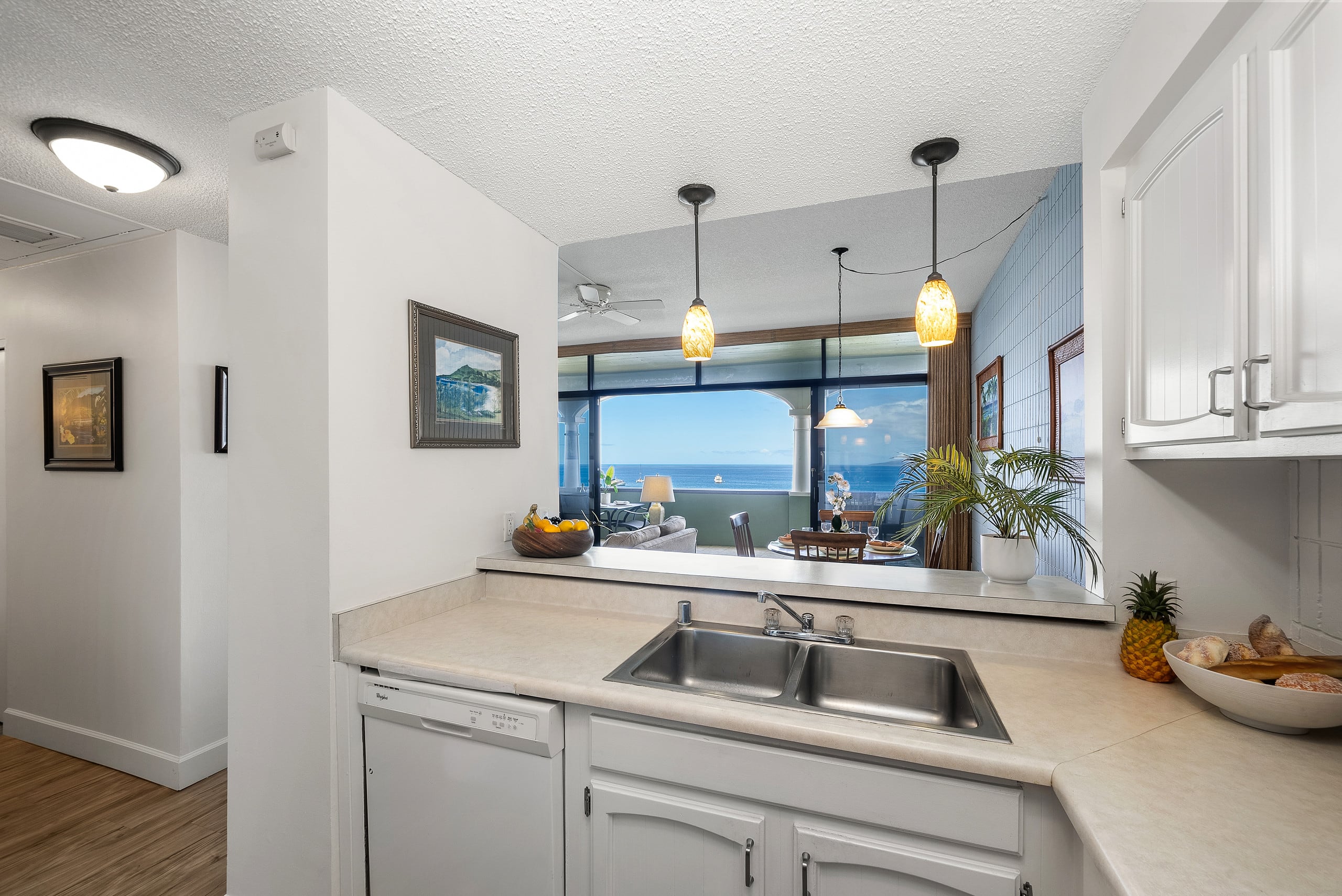 Condo in Lahaina · ★5.0 · 1 bedroom · 2 beds · 2 baths - Image 7