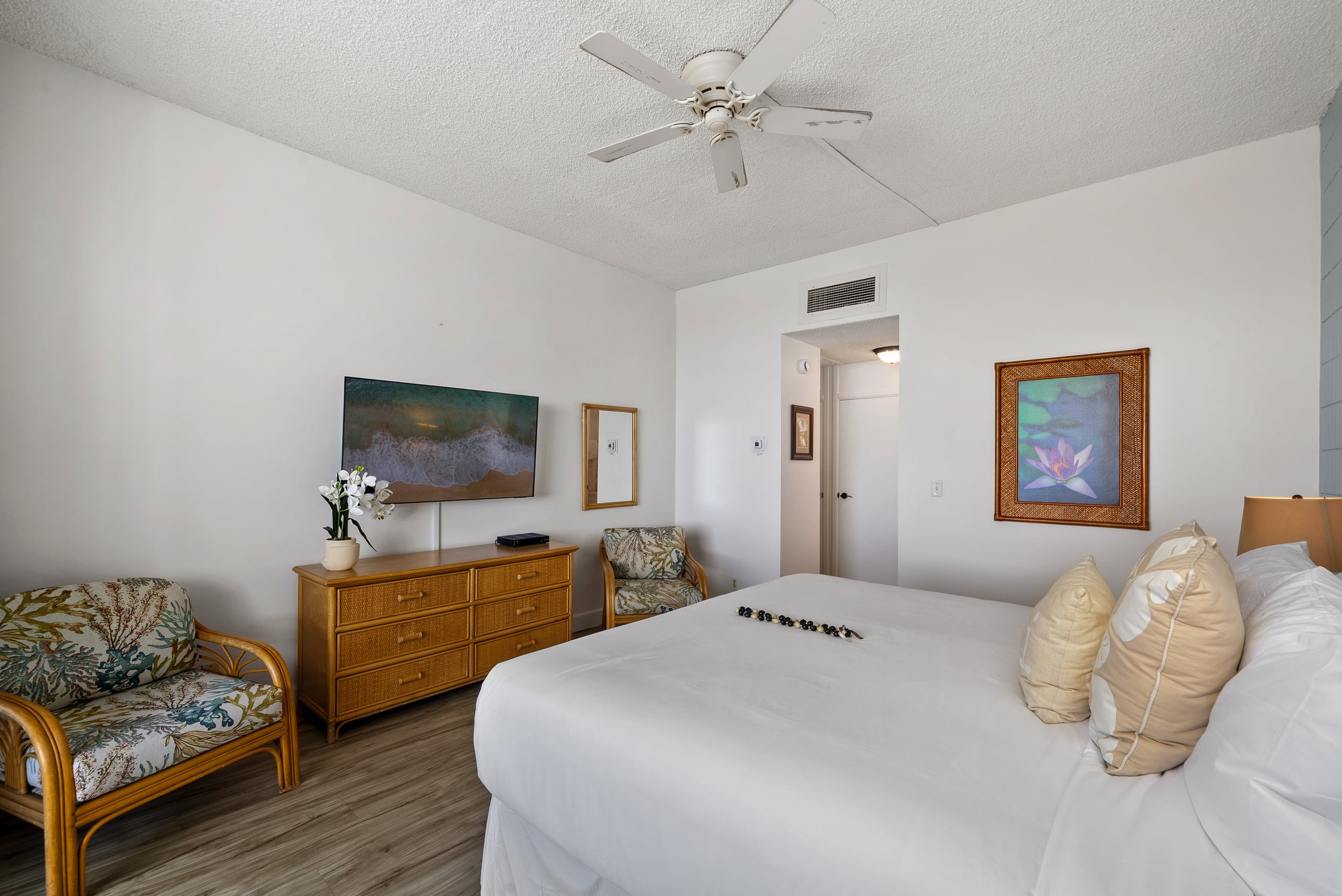 Condo in Lahaina · ★5.0 · 1 bedroom · 2 beds · 2 baths - Image 19