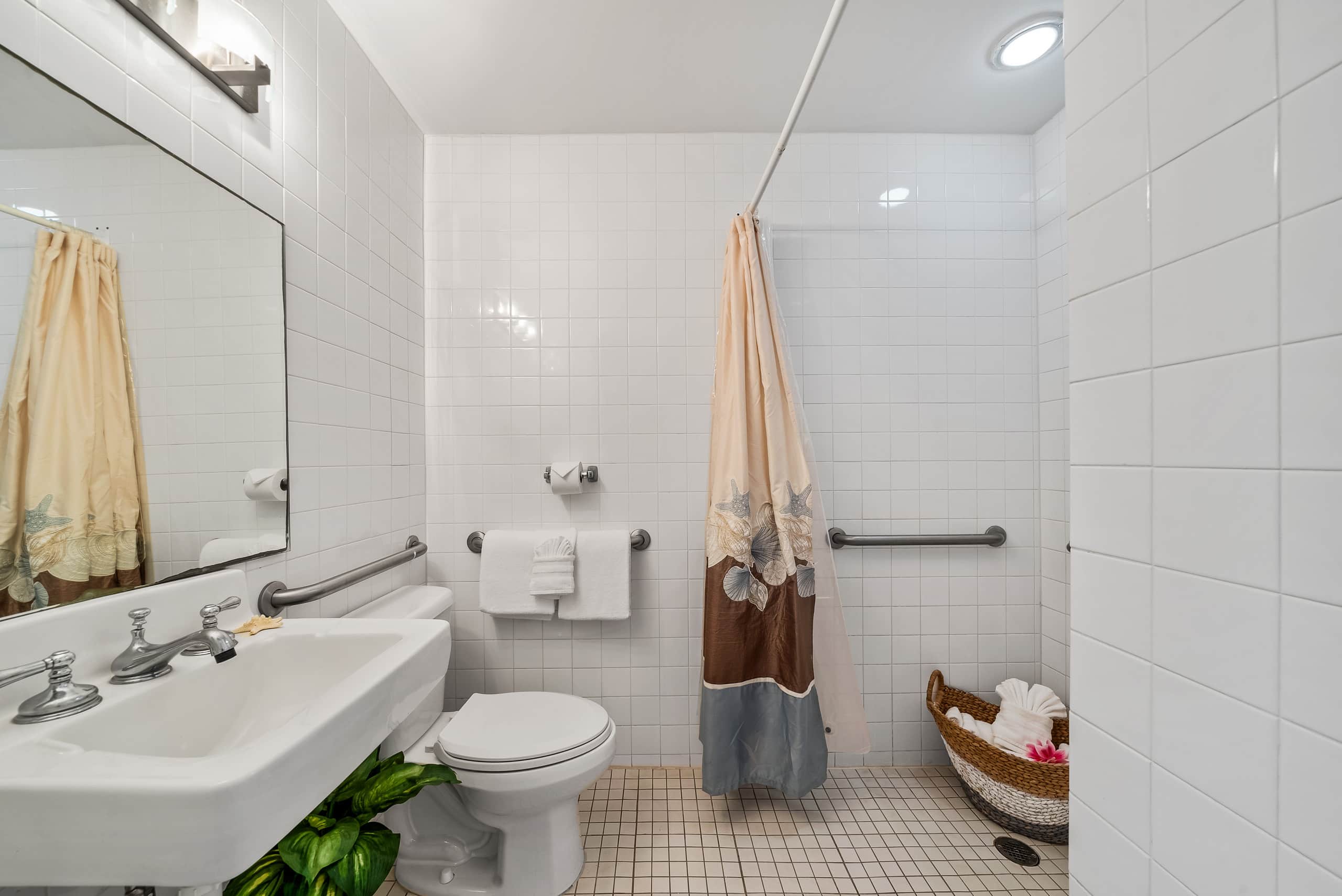 Condo in Lahaina · ★5.0 · 1 bedroom · 2 beds · 2 baths - Image 25