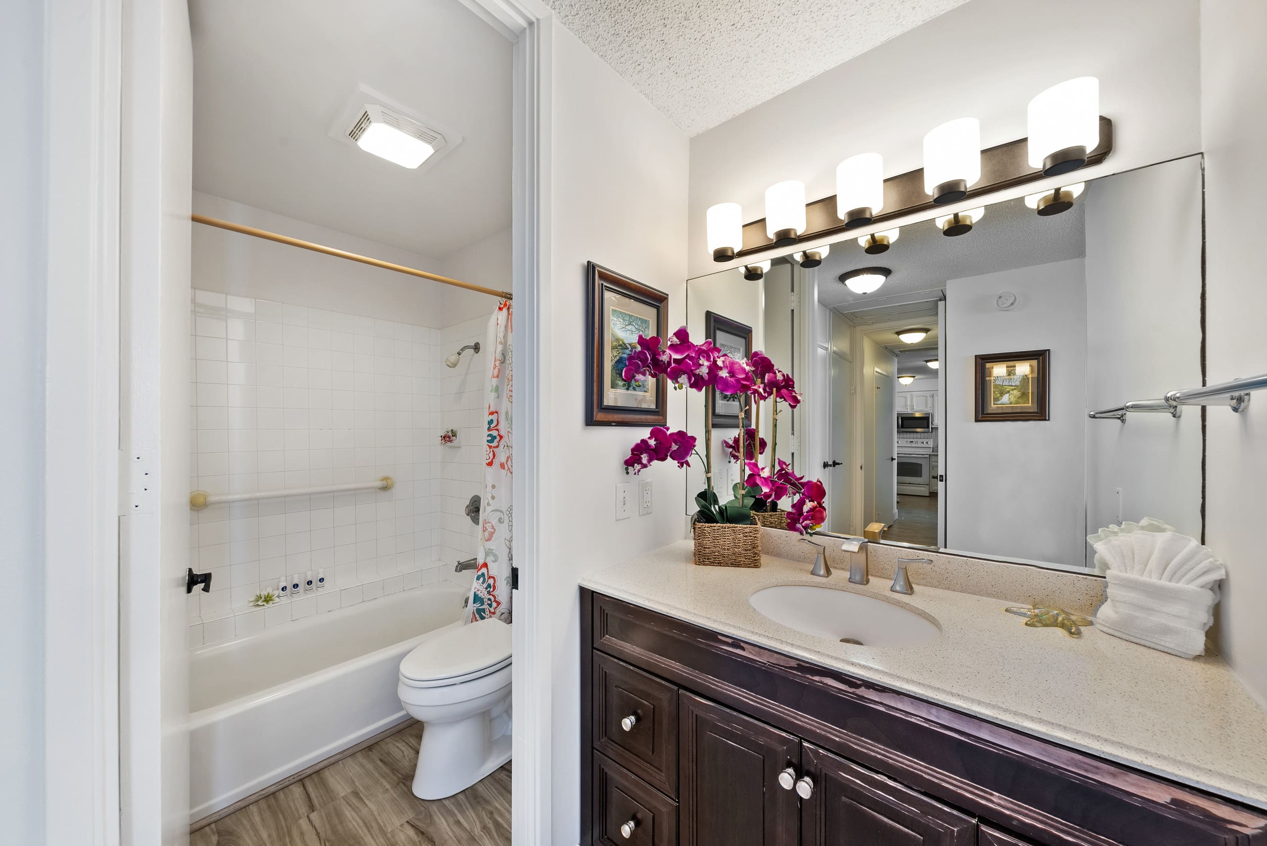 Condo in Lahaina · ★5.0 · 1 bedroom · 2 beds · 2 baths - Image 23