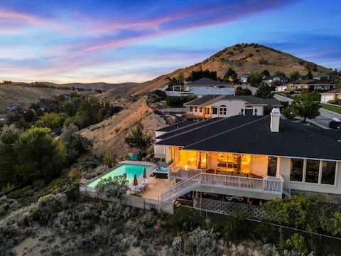 Epic Hillside Retreat Htd Pool HotTub Golf & Sauna