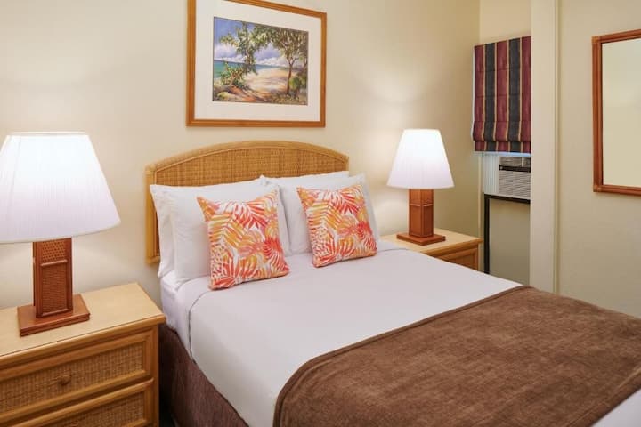 นอนหลับพักผ่อนเต็มอิ่มบนผ้าปูที่นอนที่นุ่มสบาย