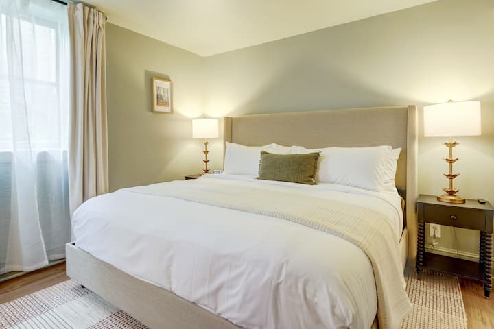 Boutique Hotel With Pool And King Bed - Charlottesville, VA