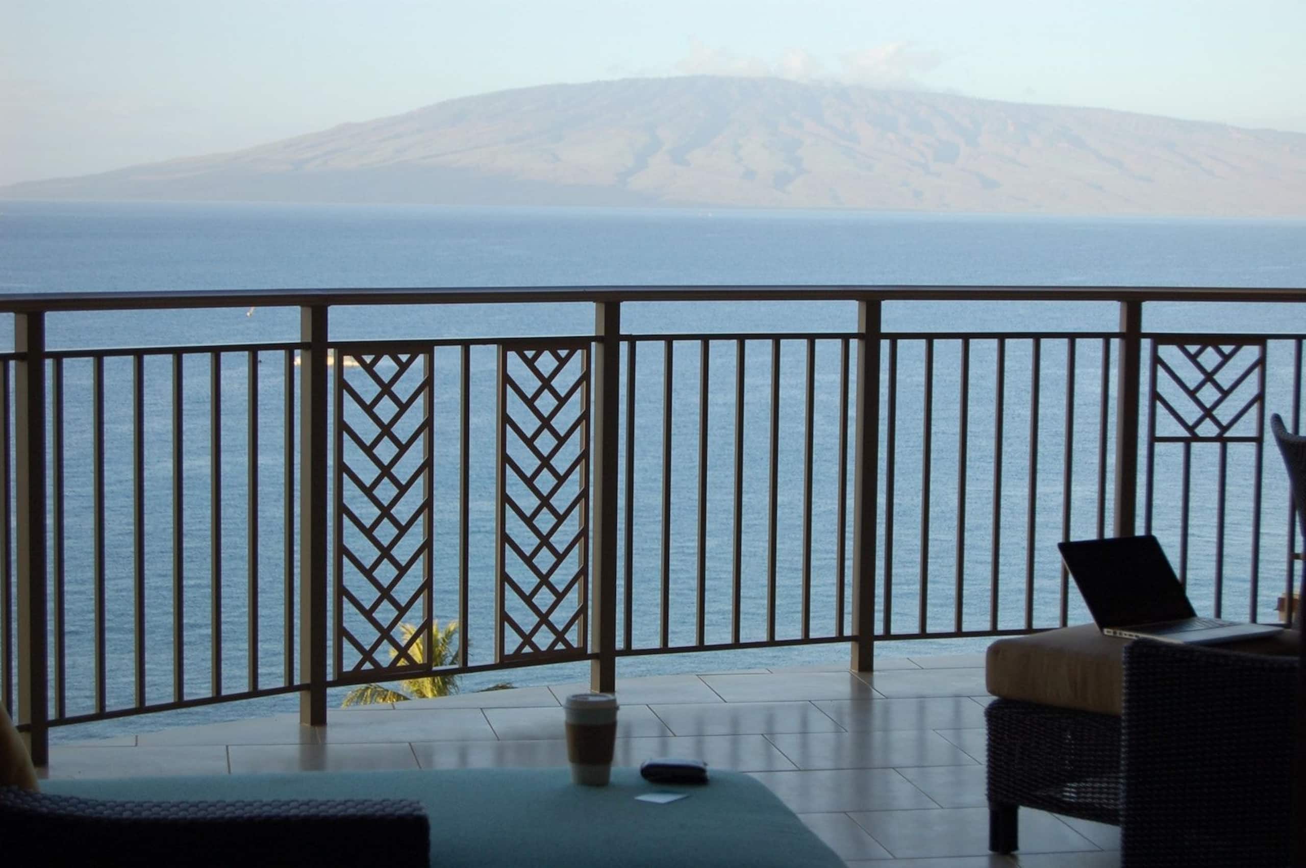 Condo in Lahaina · ★5.0 · 2 bedrooms · 4 beds · 2 baths - Image 2