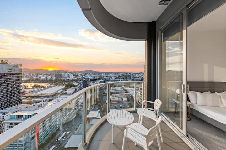 2 Bedroom 1 Bathroom Escape Near Art & Culture - Brisbane