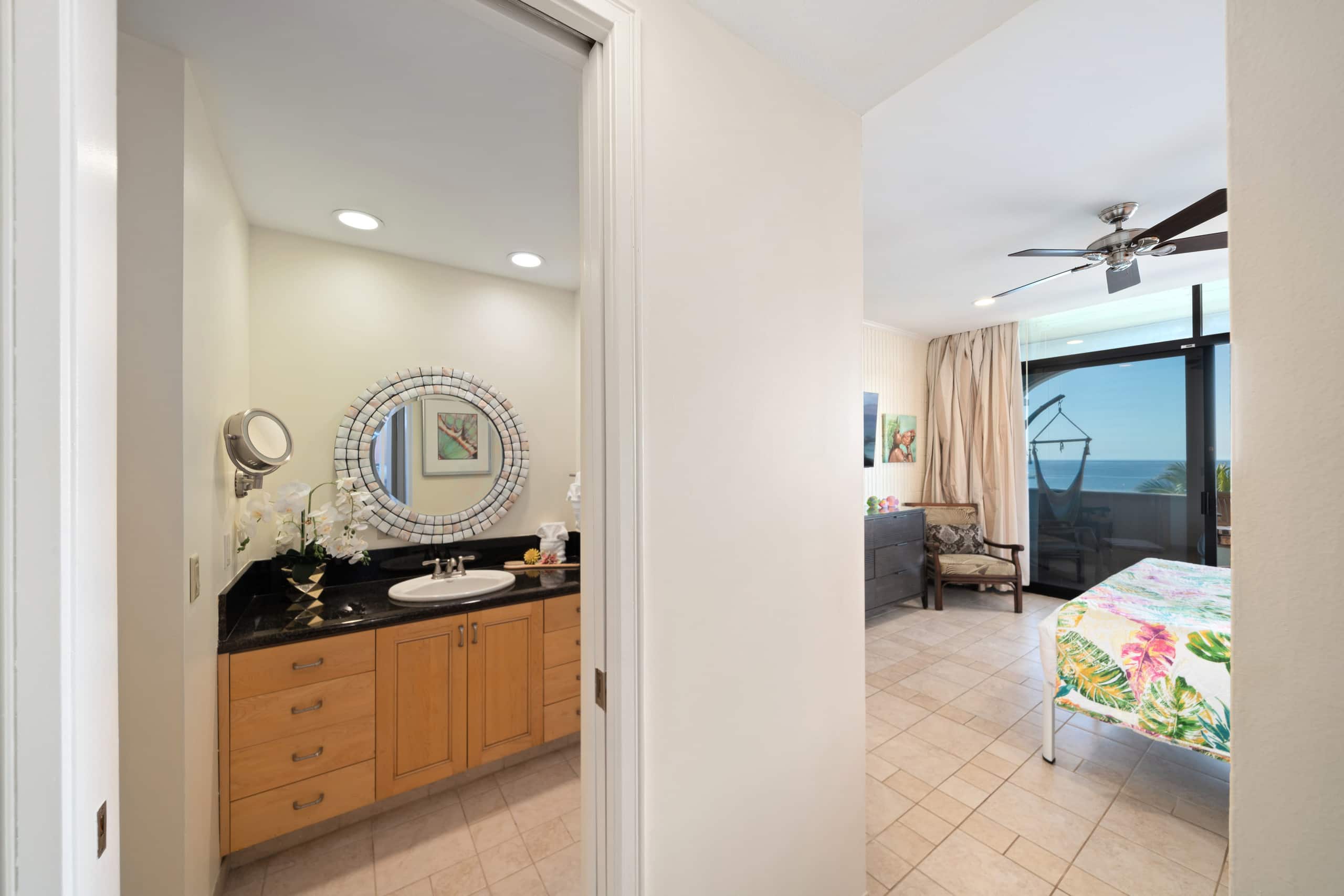 Condo in Lahaina · ★5.0 · 1 bedroom · 2 beds · 2 baths - Image 23