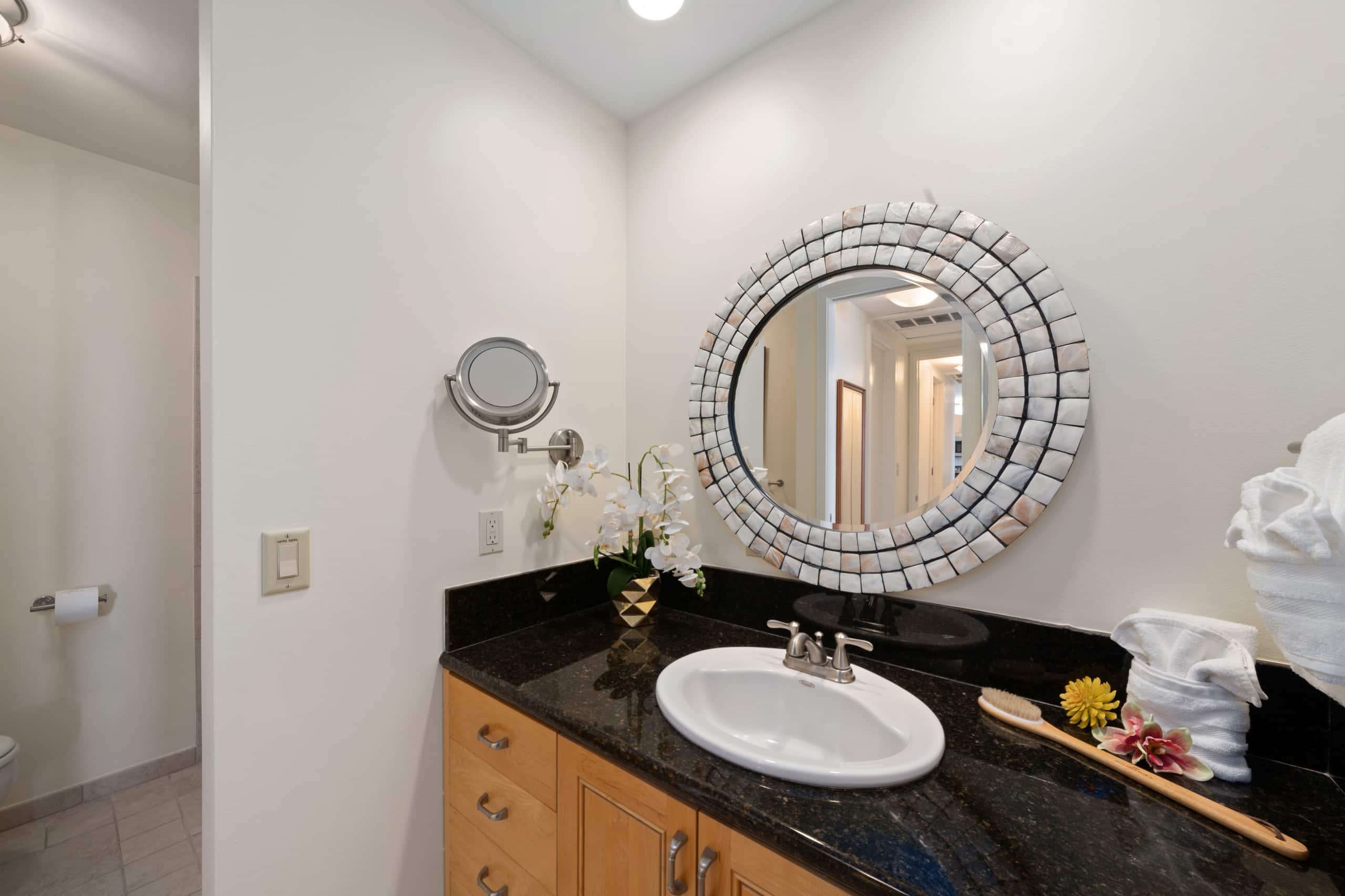 Condo in Lahaina · ★5.0 · 1 bedroom · 2 beds · 2 baths - Image 24