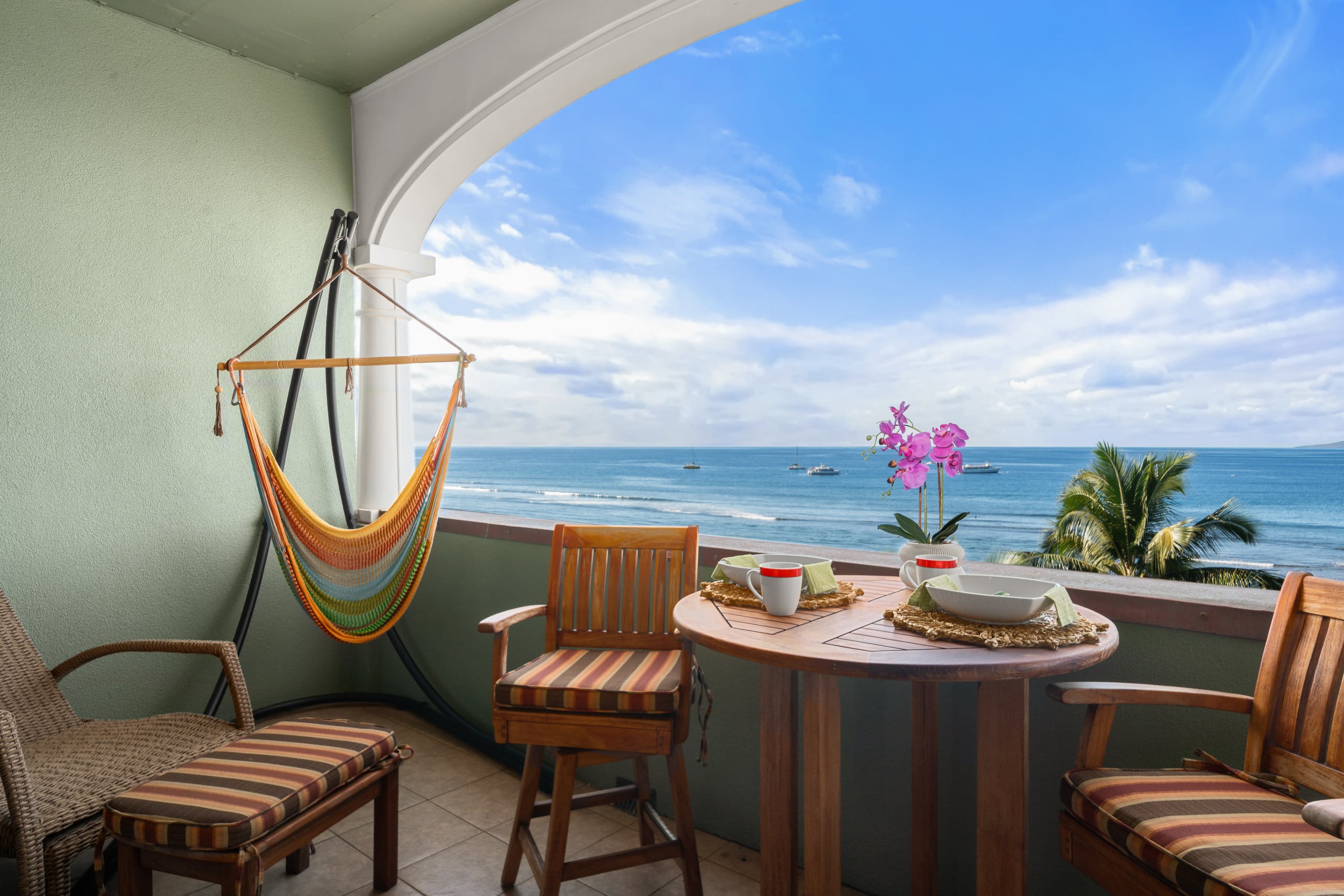 Condo in Lahaina · ★5.0 · 1 bedroom · 2 beds · 2 baths - Image 1