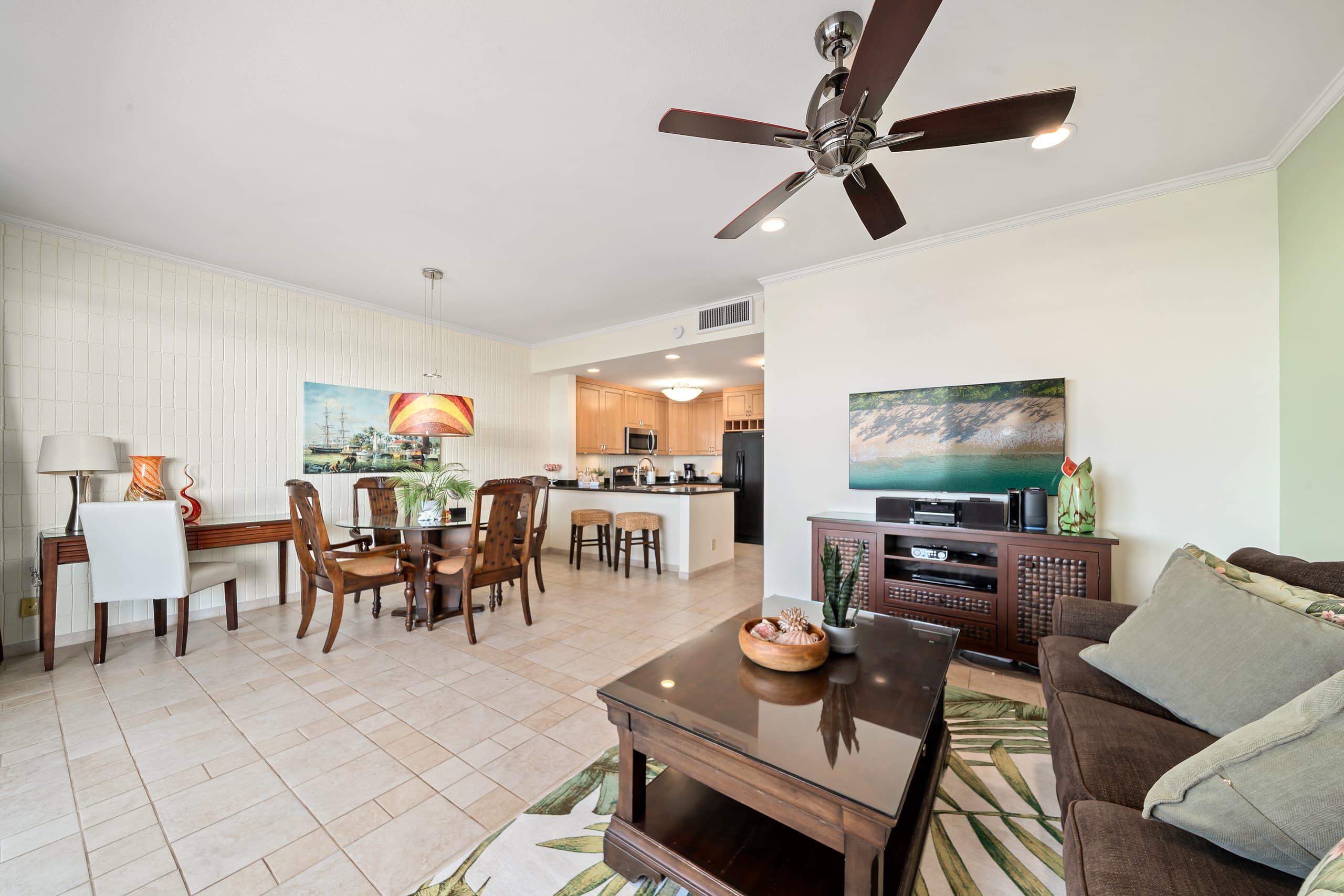 Condo in Lahaina · ★5.0 · 1 bedroom · 2 beds · 2 baths - Image 6