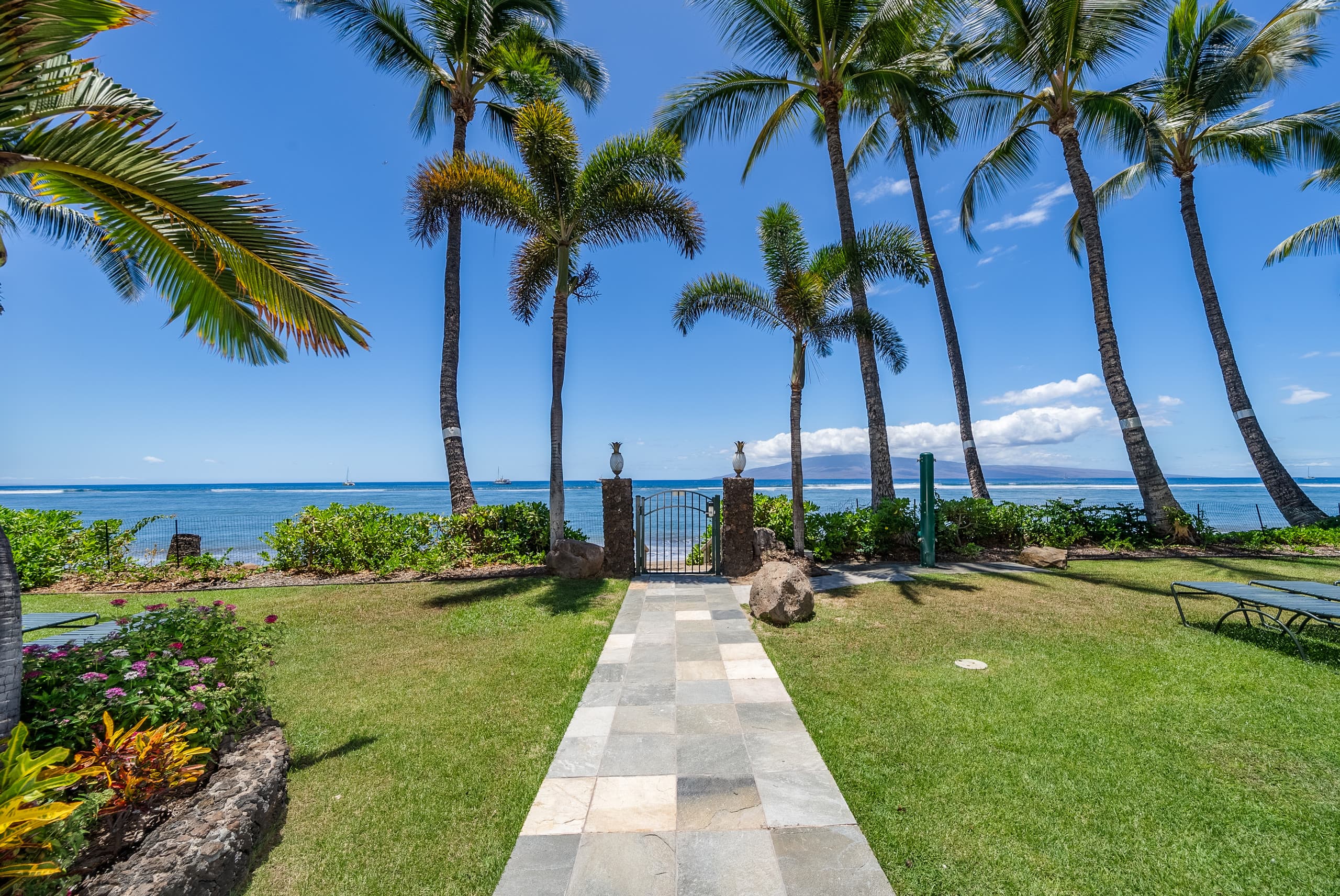 Condo in Lahaina · ★5.0 · 1 bedroom · 2 beds · 2 baths - Image 28