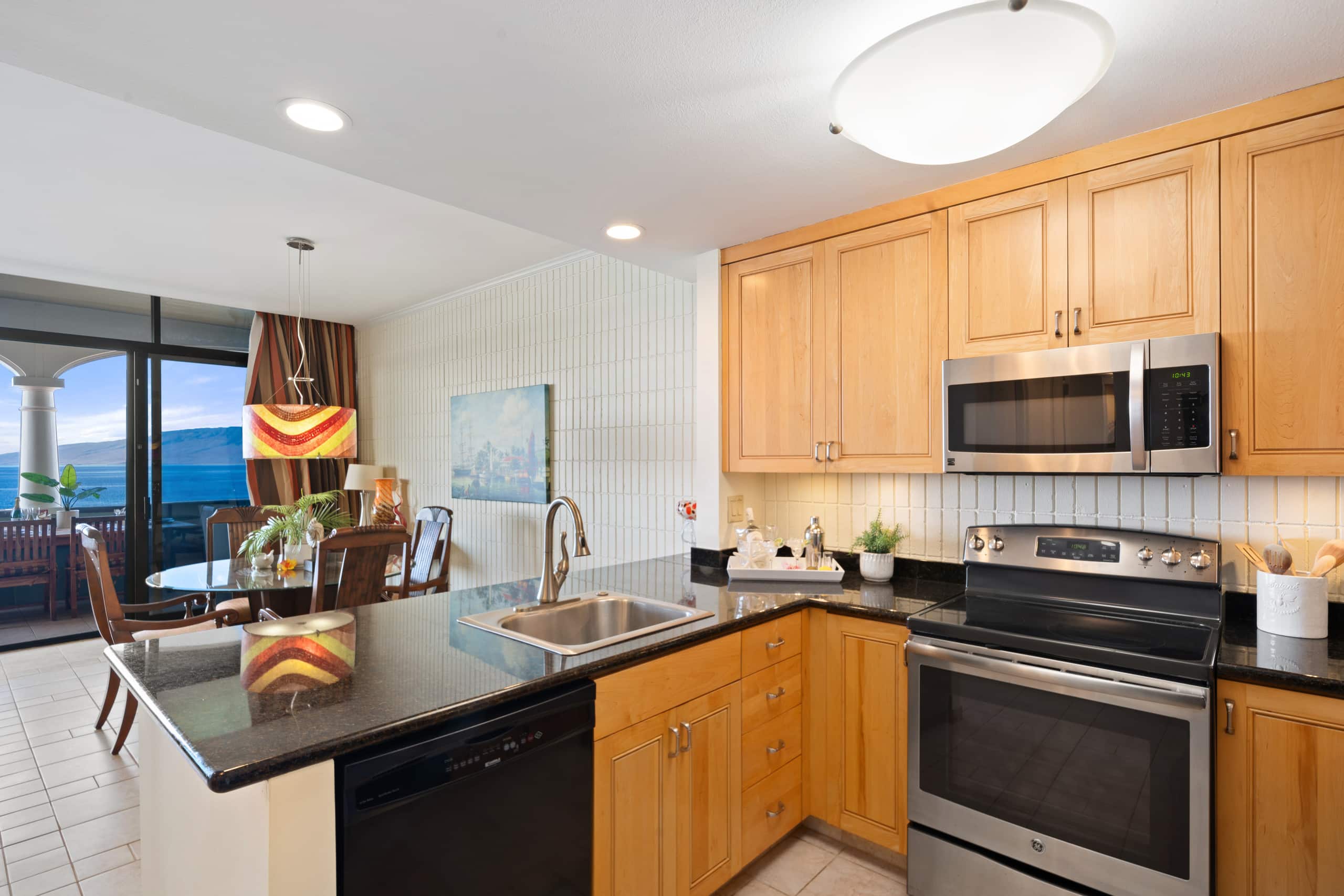 Condo in Lahaina · ★5.0 · 1 bedroom · 2 beds · 2 baths - Image 8