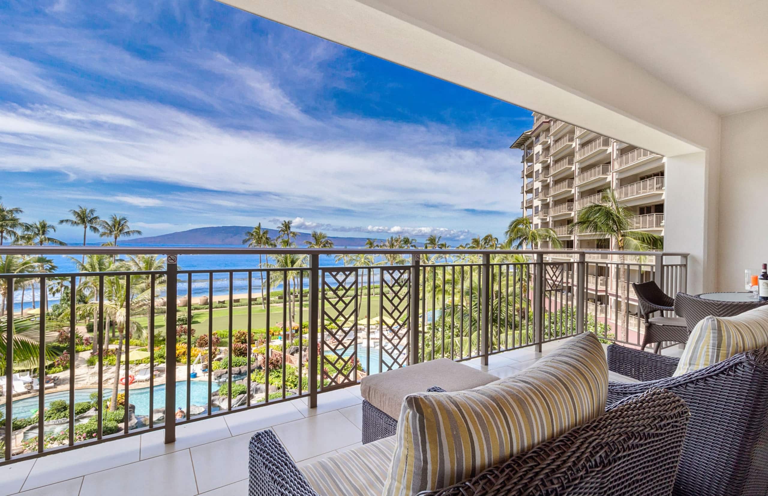 Condo in Lahaina · ★5.0 · 2 bedrooms · 4 beds · 2 baths - Image 1