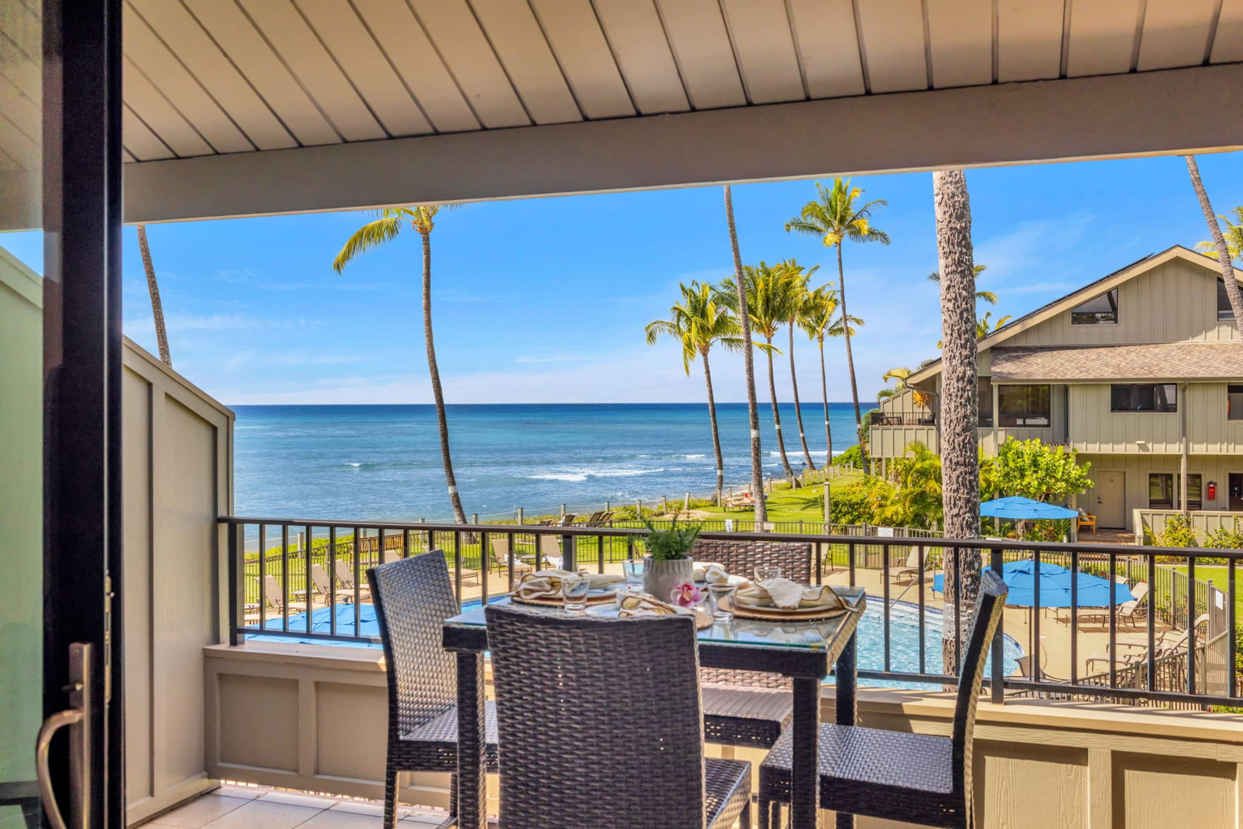 Condo in Lahaina · ★4.8 · 2 bedrooms · 4 beds · 2 baths - Image 11