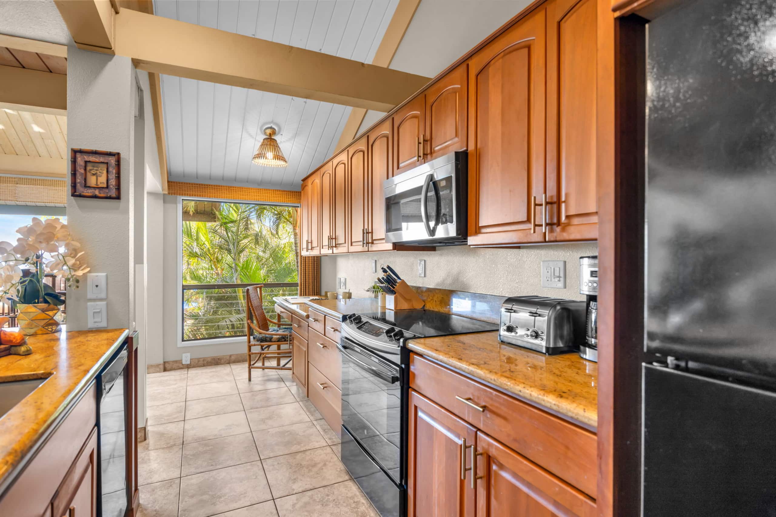 Condo in Lahaina · ★4.8 · 2 bedrooms · 4 beds · 2 baths - Image 3