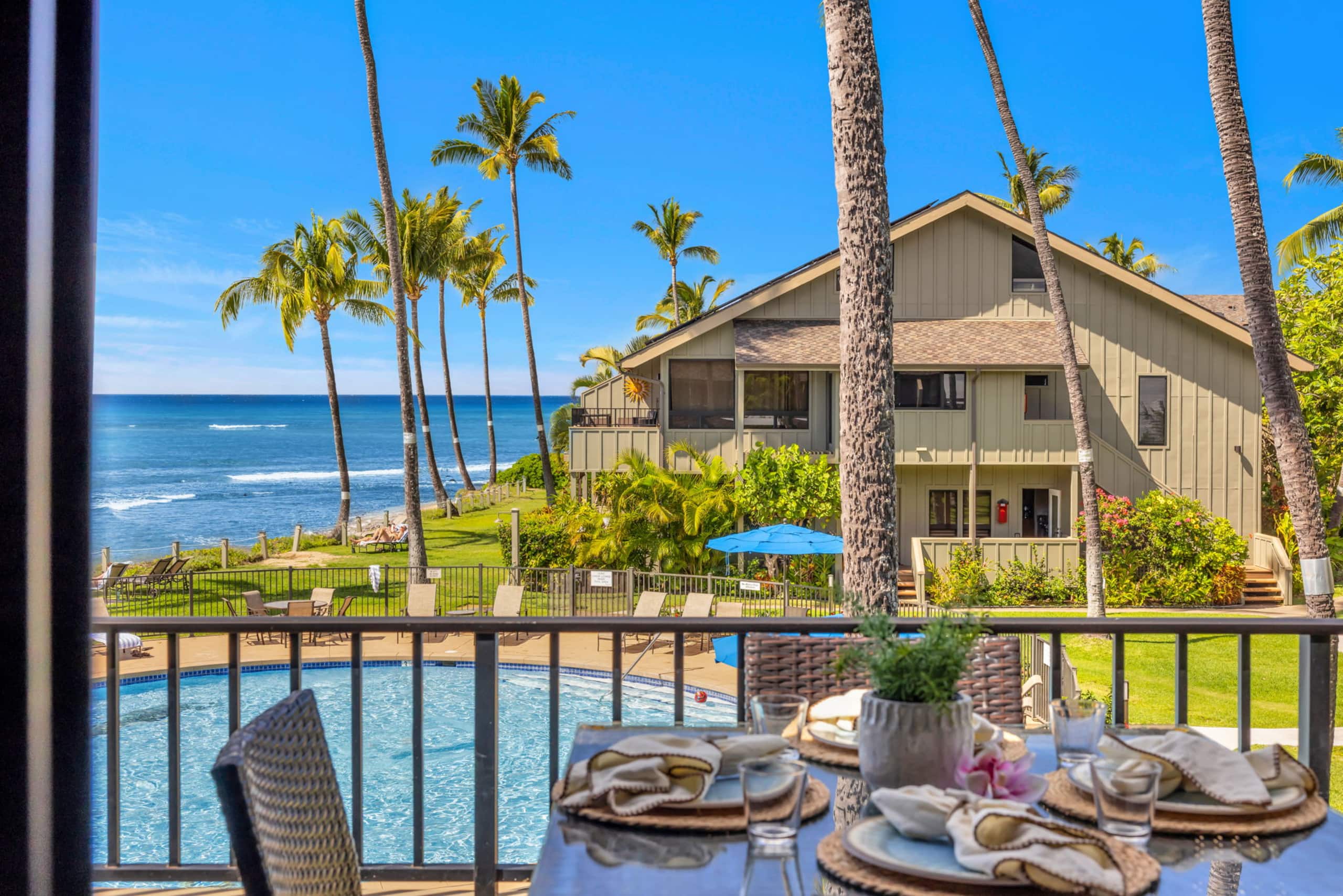 Condo in Lahaina · ★4.8 · 2 bedrooms · 4 beds · 2 baths - Image 1