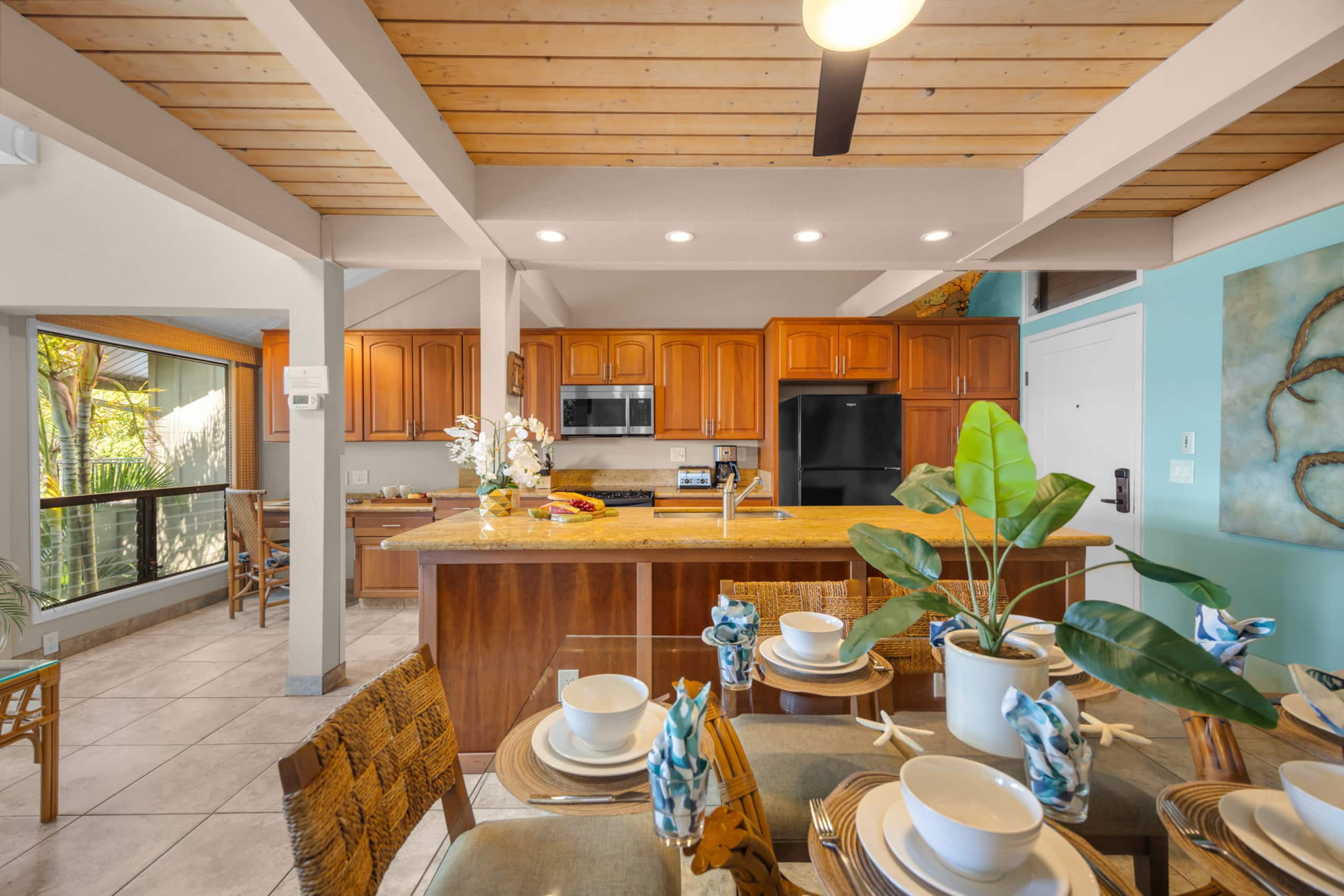 Condo in Lahaina · ★4.8 · 2 bedrooms · 4 beds · 2 baths - Image 21
