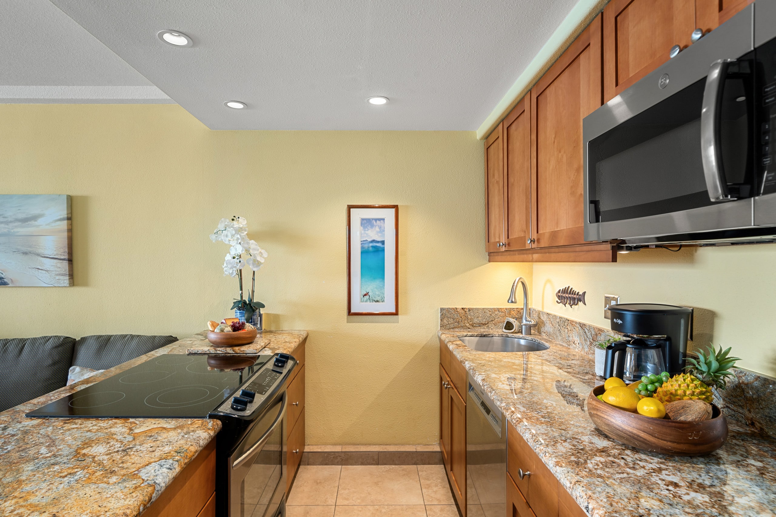 Condo in Lahaina · ★4.63 · 1 bedroom · 2 beds · 1 bath - Image 4
