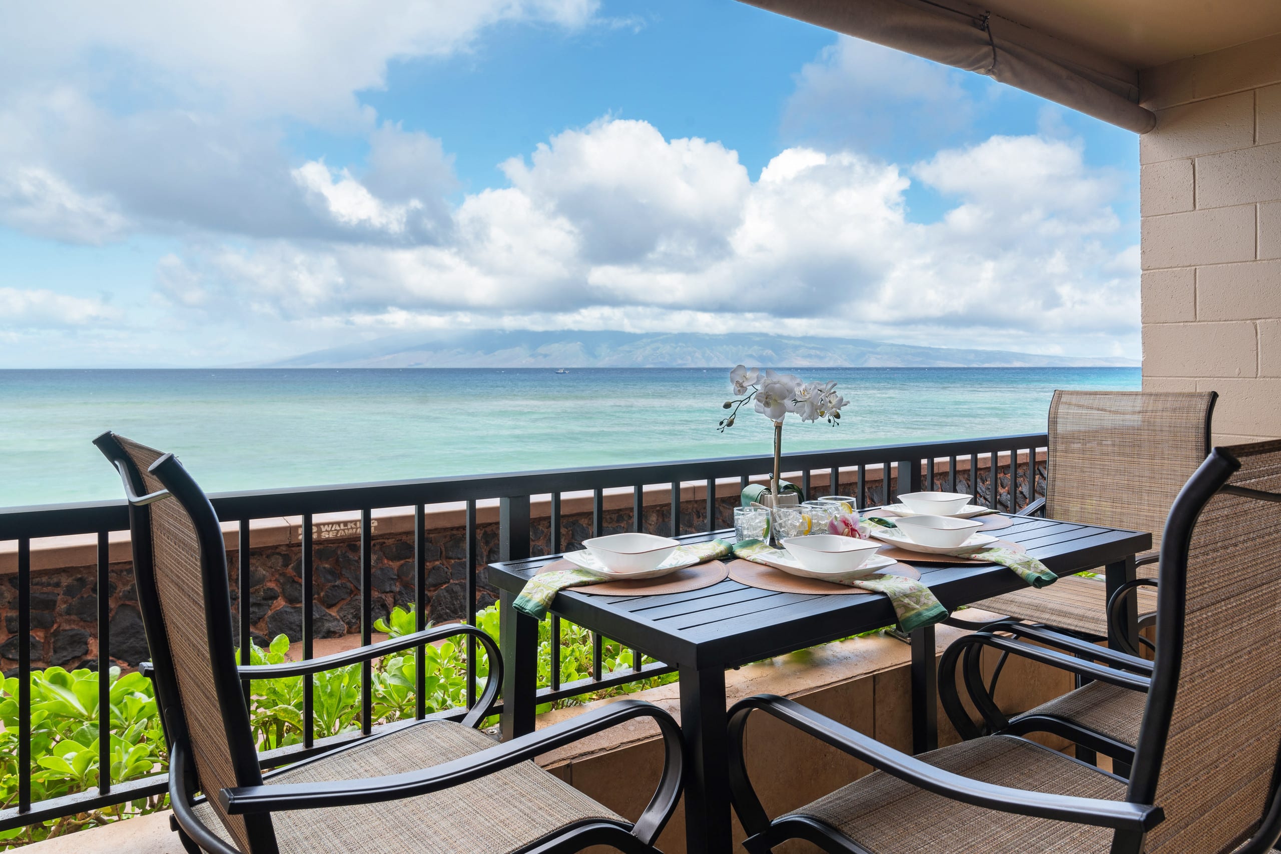 Condo in Lahaina · ★4.63 · 1 bedroom · 2 beds · 1 bath - Image 1