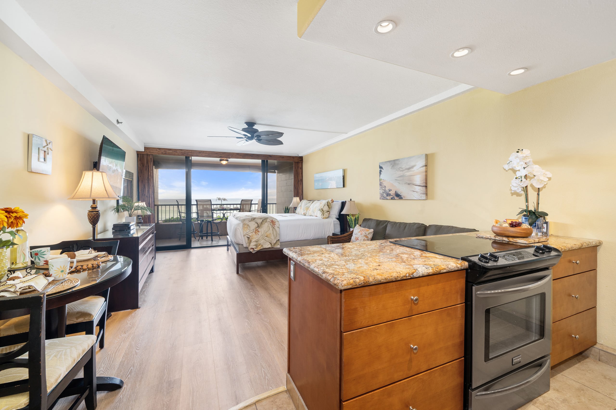 Condo in Lahaina · ★4.63 · 1 bedroom · 2 beds · 1 bath - Image 19