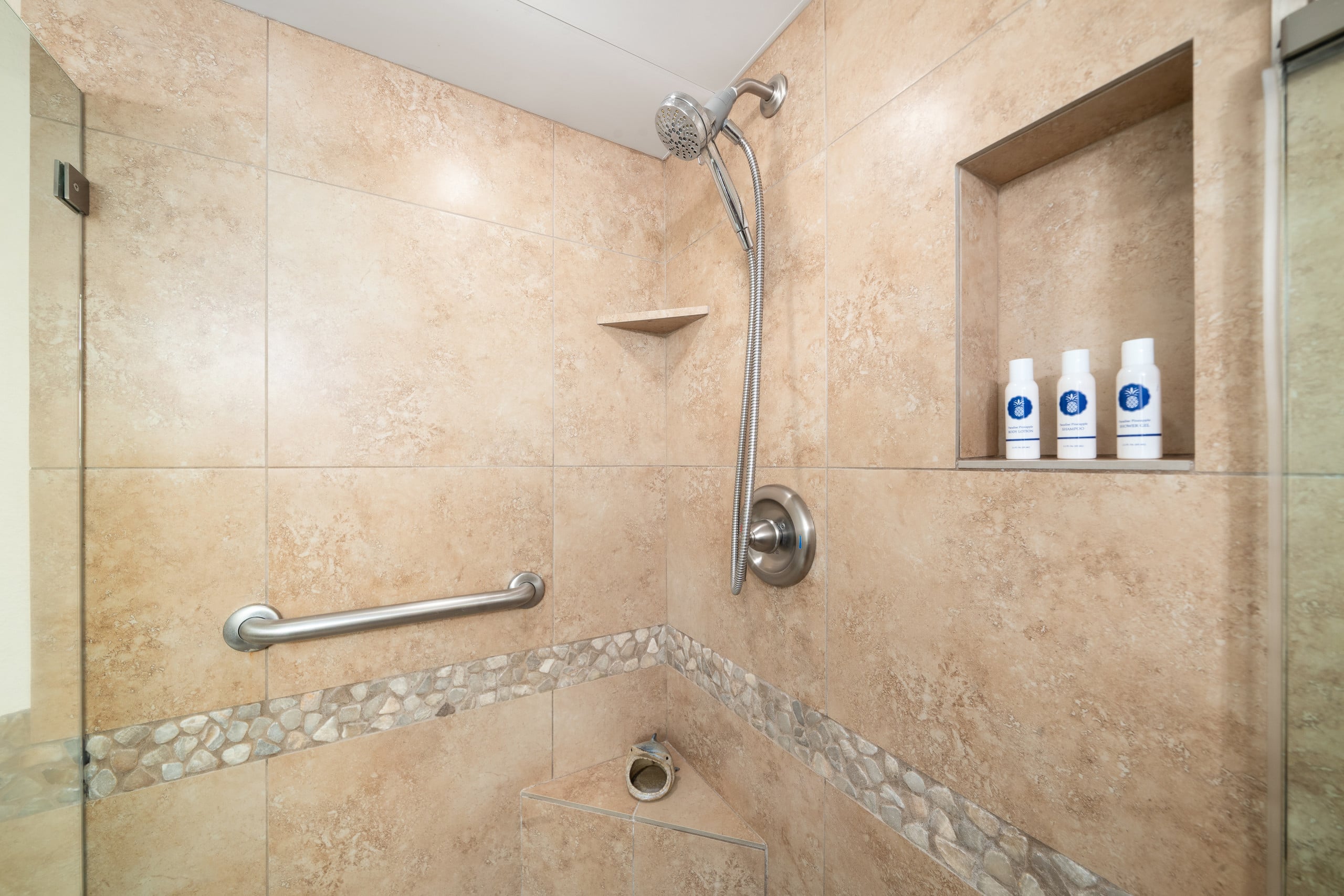 Condo in Lahaina · ★4.63 · 1 bedroom · 2 beds · 1 bath - Image 23