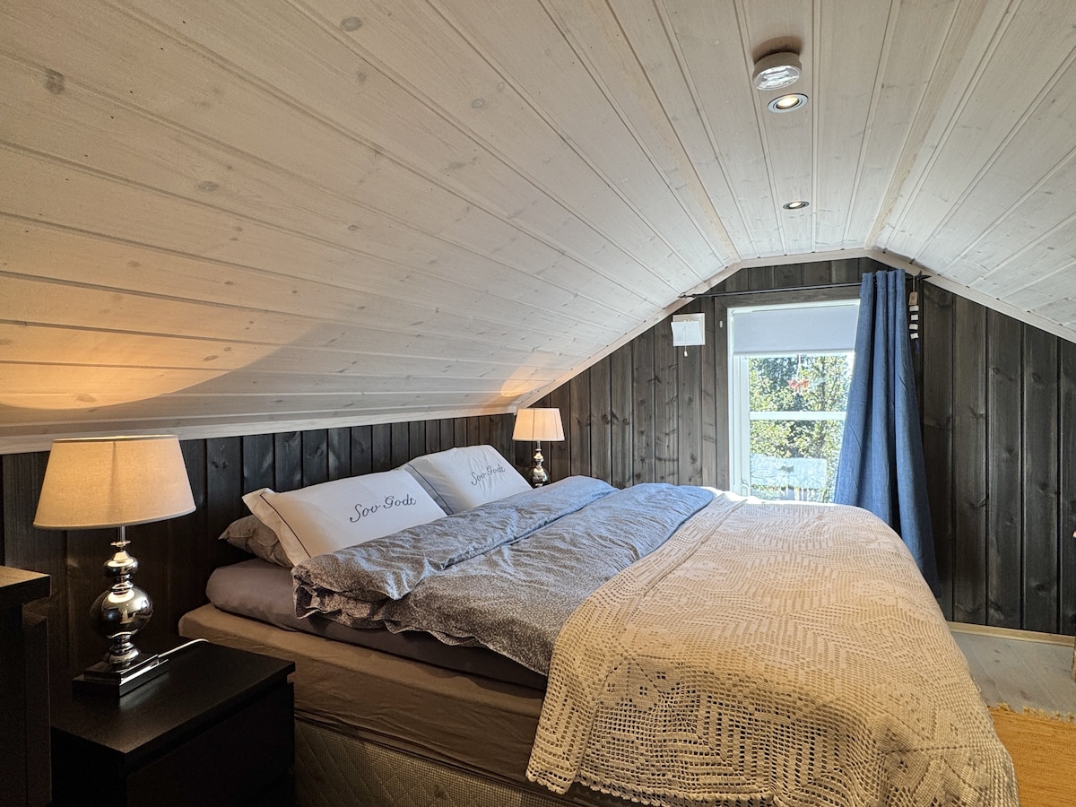 Spavaća soba s bračnim krevetom (180 x 200 cm)