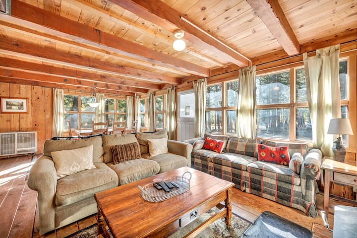 Classic Tahoe Cabin~hot Tub~minutes To Lake~petsok - Tahoma, CA