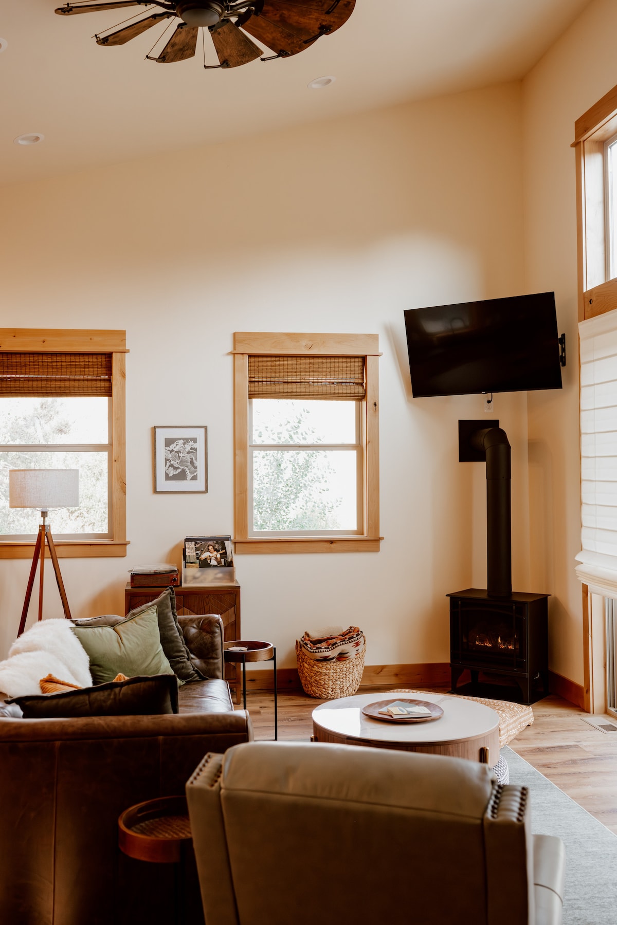 Curl up to watch a movie, sit in front of the gas fireplace, or listen to the record collection. 