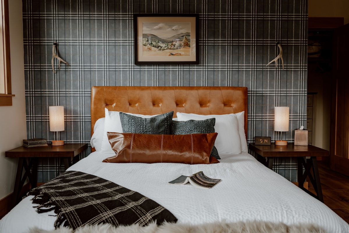 Bedroom 1: Relax and unwind. Bedroom room features lots of light, a desk, yoga mats, and ensuite bathroom. Plus a chair that converts into an extra twin bed, if needed. 