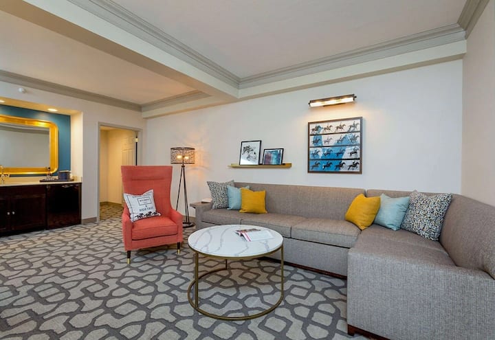 Exec Suite 2 Queens | Galt House | Ohio Rv Front - Louisville, KY