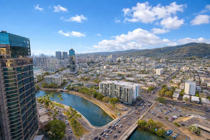 Brand-new Waikiki 2br/2ba, Ocean View, Workspace - Honolulu, HI