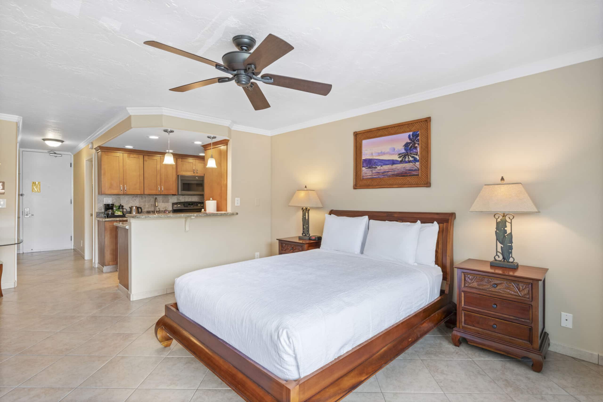 Relaxing Beachfront Studio Retreat – Lahaina Shore - Image 3