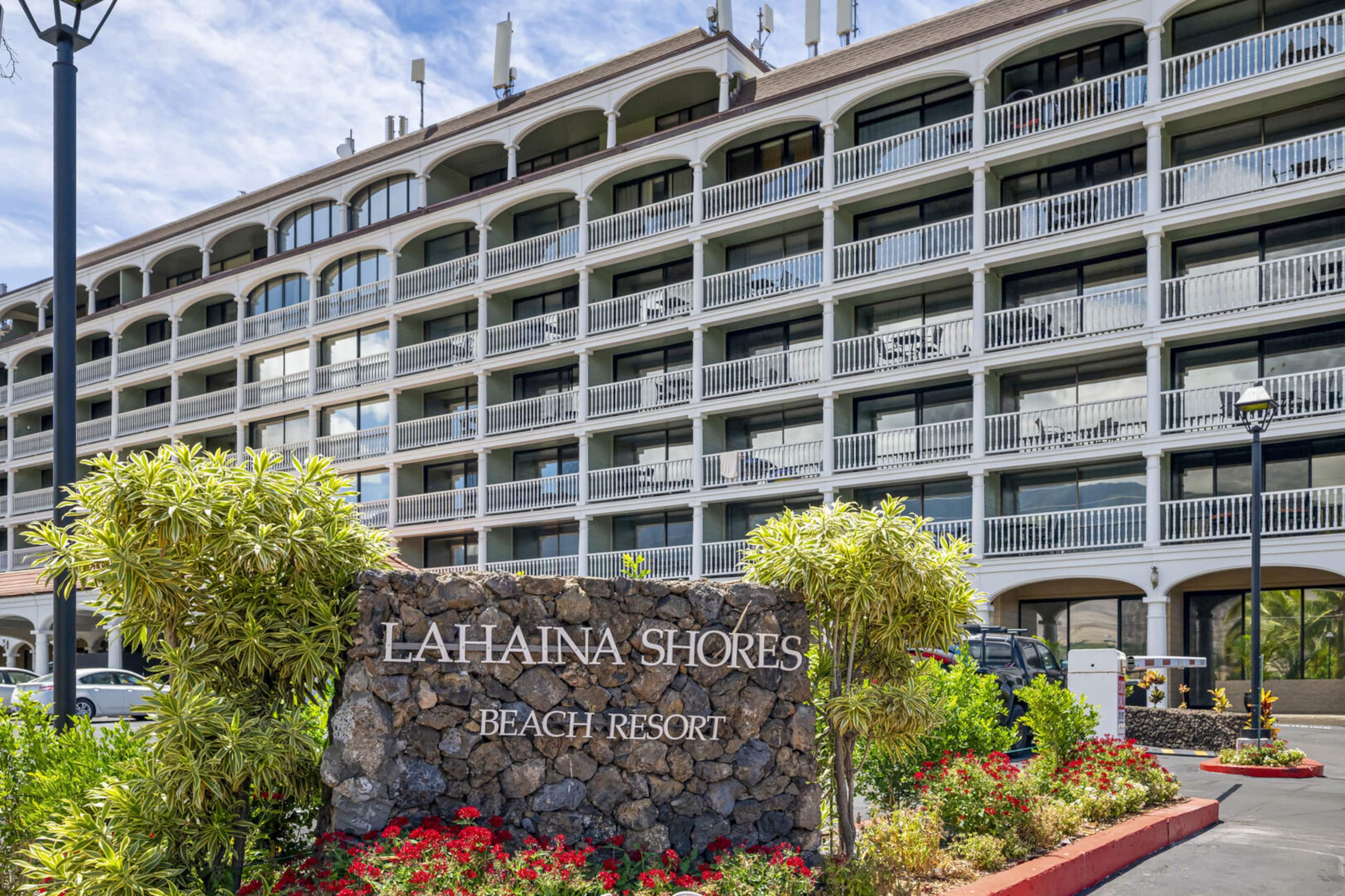 Relaxing Beachfront Studio Retreat – Lahaina Shore - Image 14
