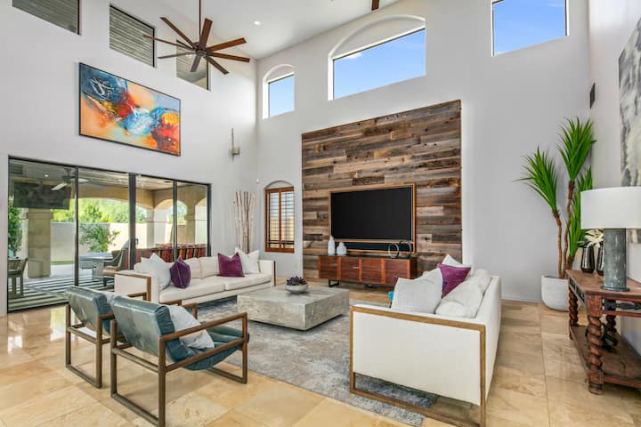 Boulder 84 | Splash Pad, Golf & 360 Views - Houses for Rent in