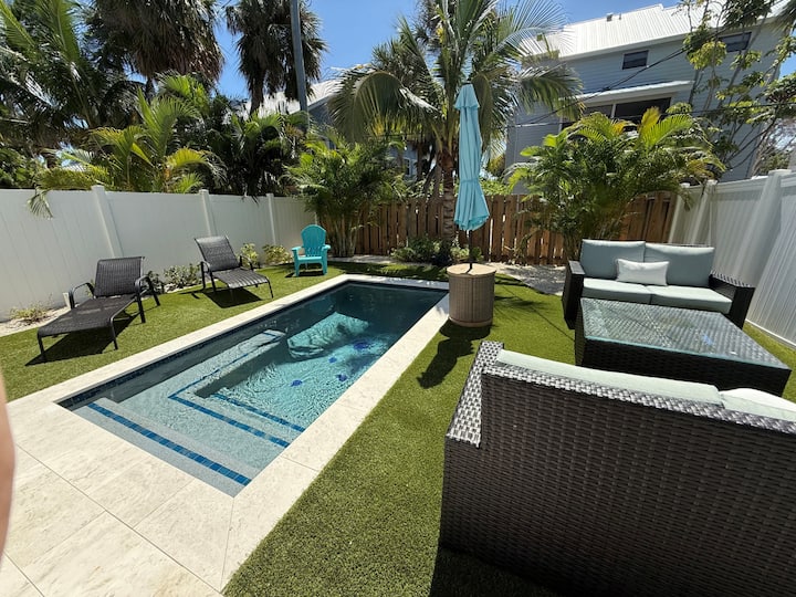 Coastal 2br/2ba W/ Heated Pool +200 Steps To Beach - Anna Maria