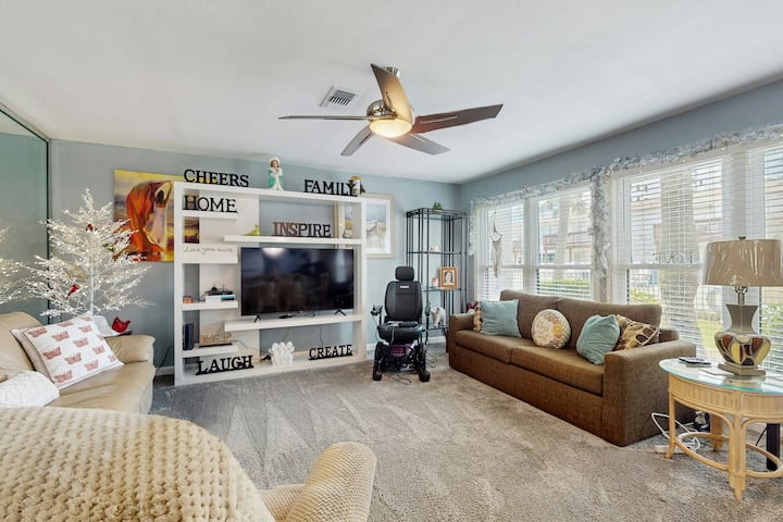 Charming 2br | Patio | Pool | W/d - Navarre Beach, FL