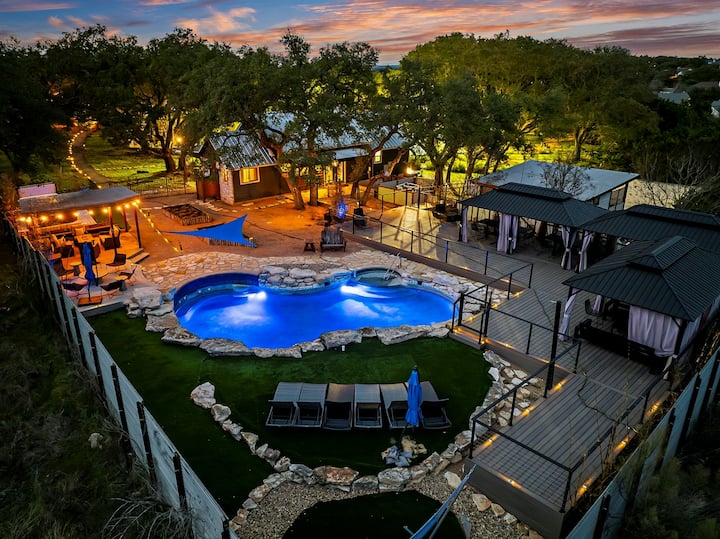 Cielo Estate: Pool | Hot Tub | Pickleball | 3 Acre - Dripping Springs, TX