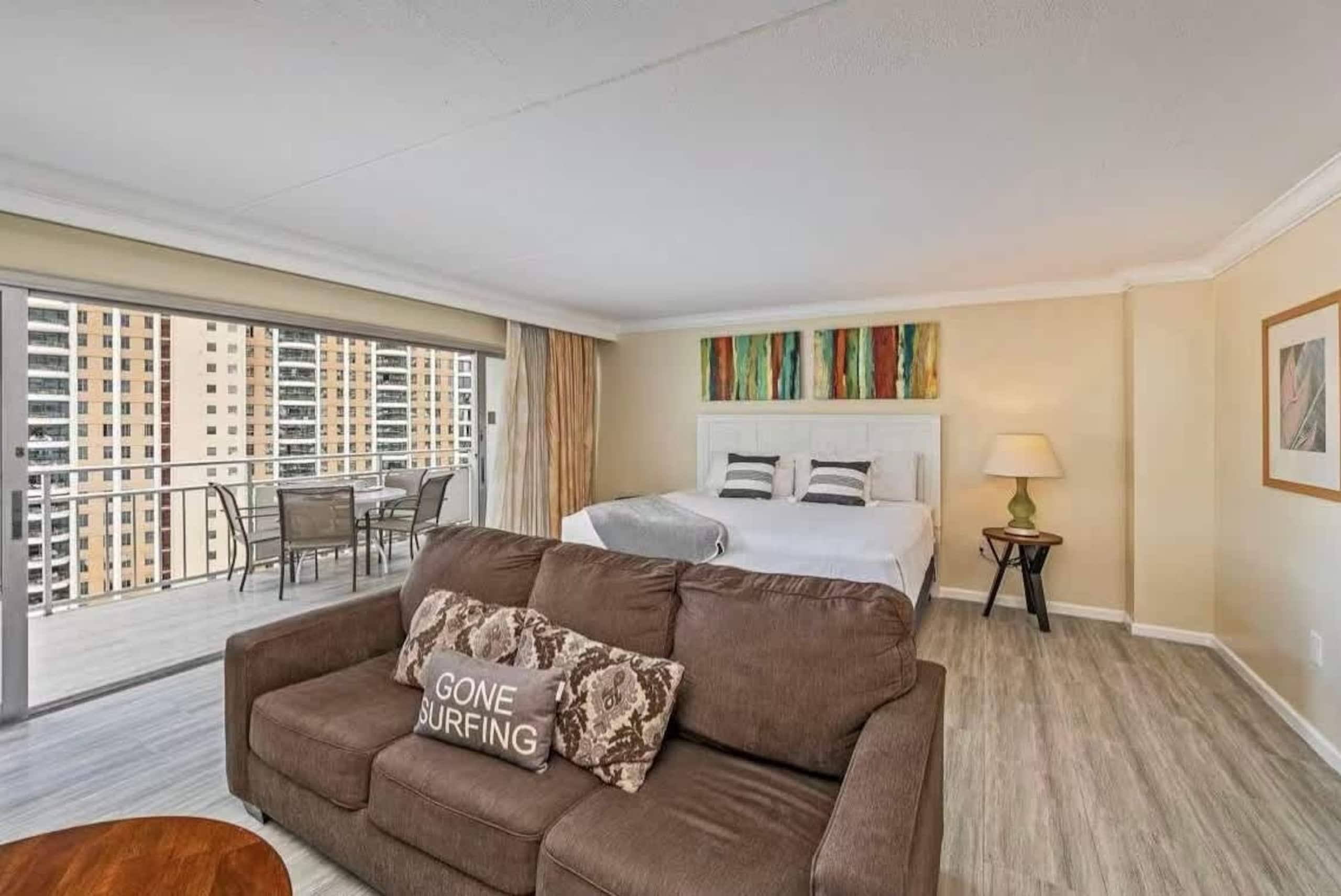 Condo in Honolulu · ★4.79 · 1 bedroom · 2 beds · 1 private bath - Image 8