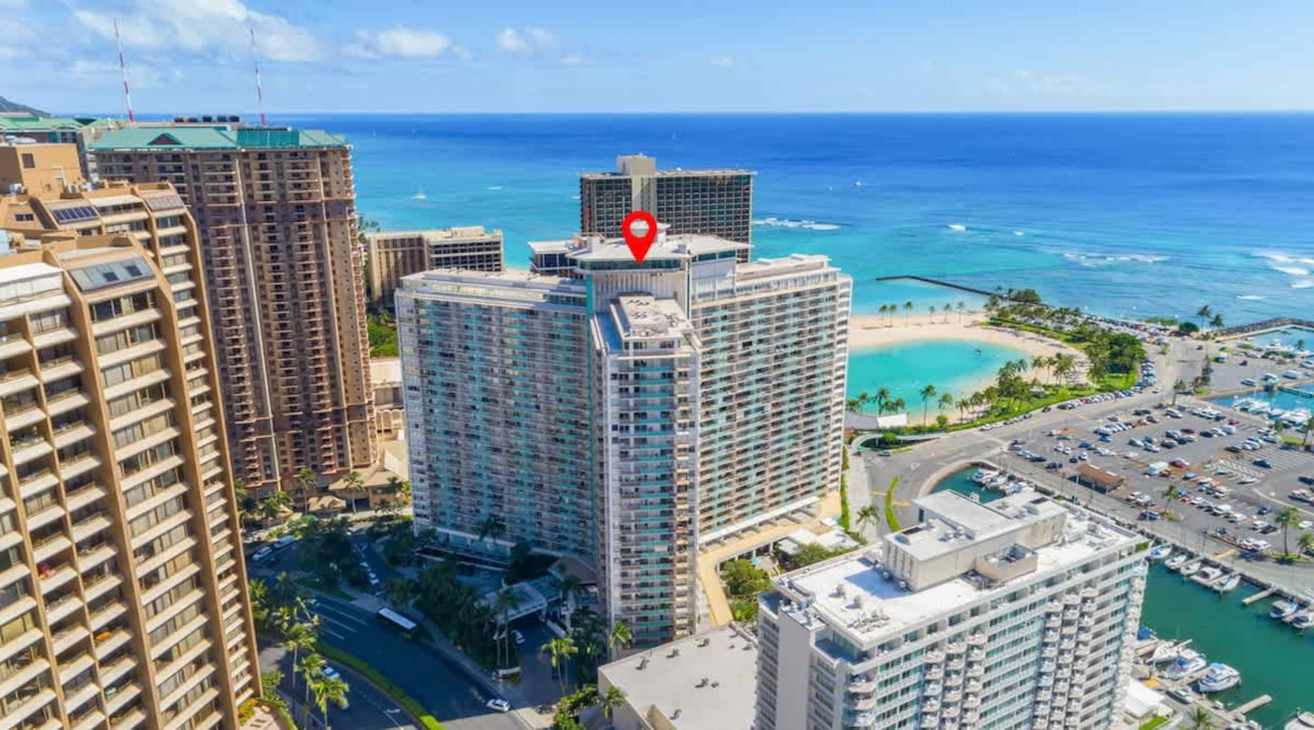 Condo in Honolulu · ★4.79 · 1 bedroom · 2 beds · 1 private bath - Image 34