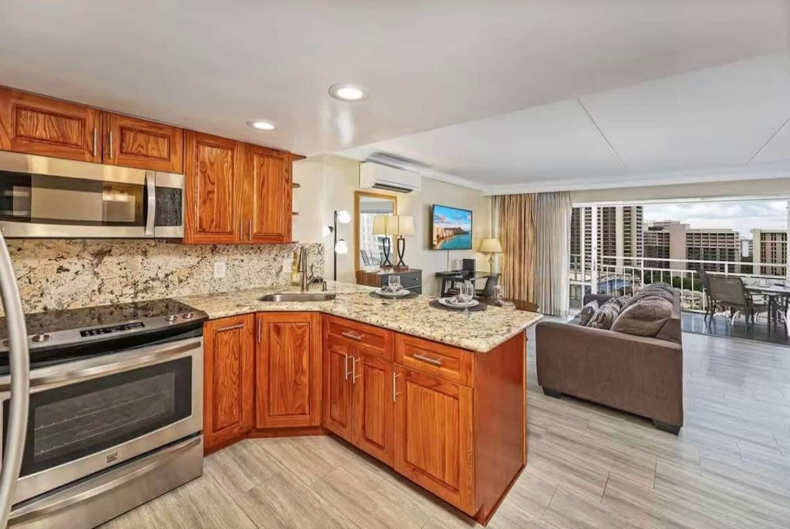 Condo in Honolulu · ★4.79 · 1 bedroom · 2 beds · 1 private bath - Image 13