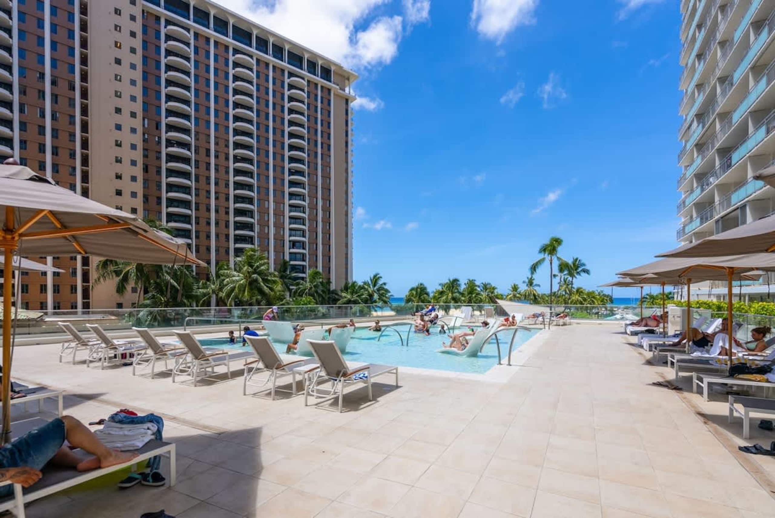 Condo in Honolulu · ★4.79 · 1 bedroom · 2 beds · 1 private bath - Image 15