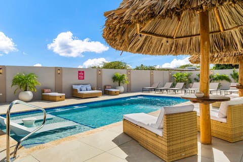 Pool Table * Private pool * Sleeps 16
