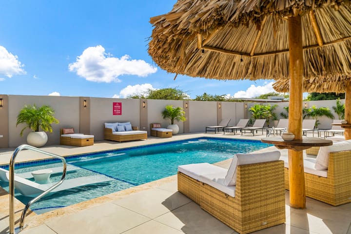 Pool Table * Private Pool * Sleeps 16 - Aruba