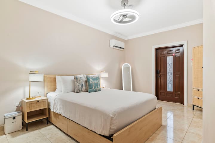 Spavaća soba 4 nalazi se u stanu 1 i ima bračni krevet