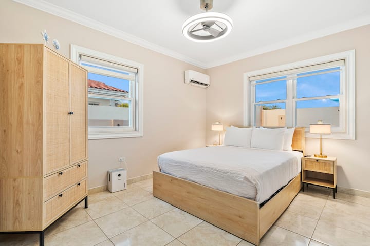 Spavaća soba 6 nalazi se u stanu 3 i ima bračni krevet